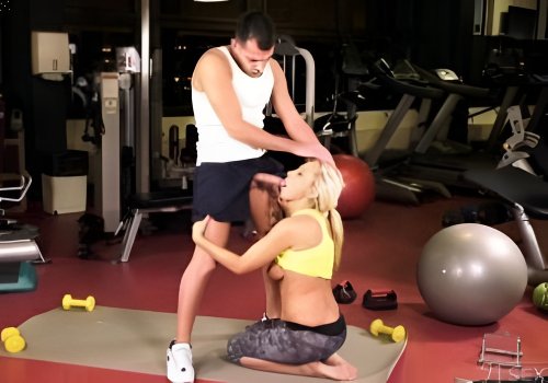 Vợ lồn to hừng hực ra ngoài tập gym mây mưa với trai trẻ